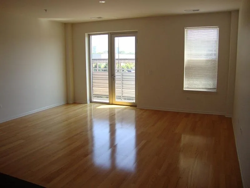 2 bed, 1340 sqft, $2,200 — Photo 3