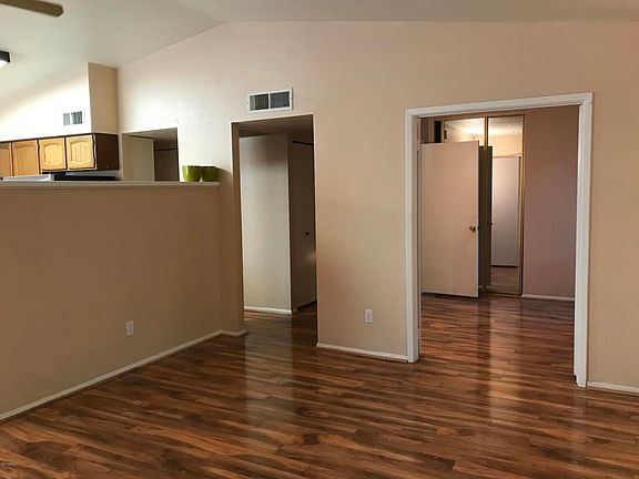 4th image of 1027 W Malibu Dr