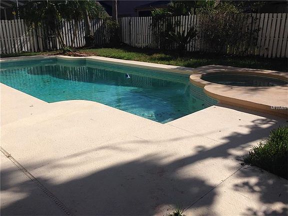 3rd image of 4527 Bond Ln