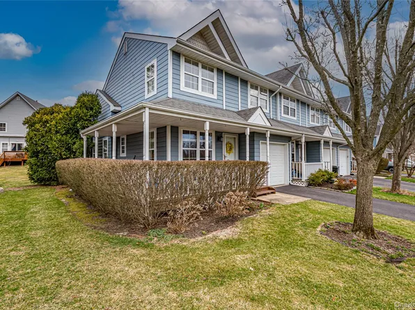 83 Broadlawn Drive, Central Islip, NY 11722