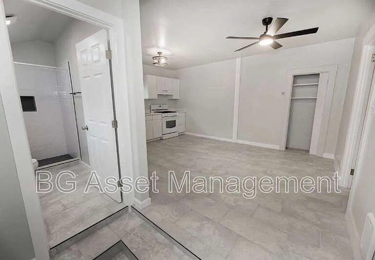 2803 Sabral Cir #A — Photo 3