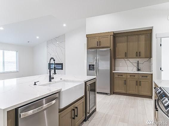 4th image of 6372 Farrer Way NE