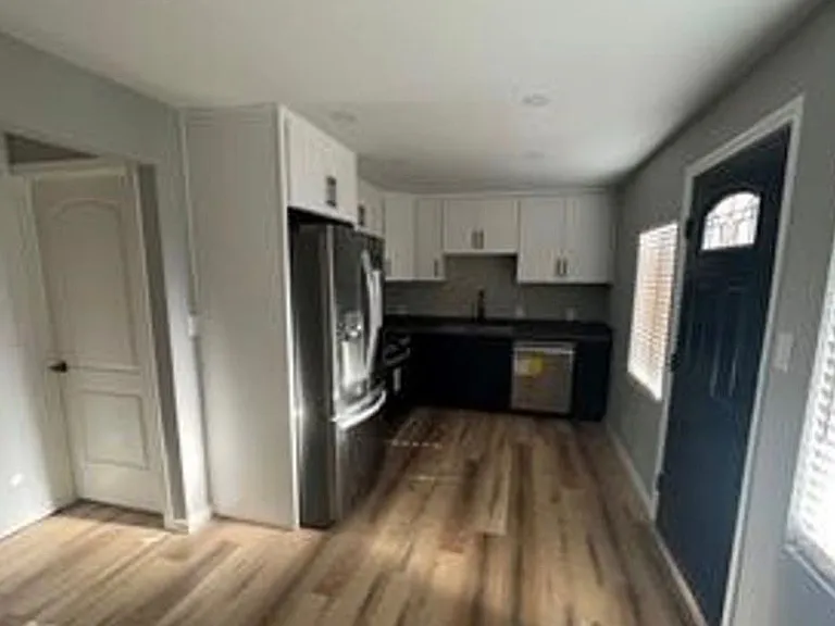 16416 Brighton Ave — Photo 5