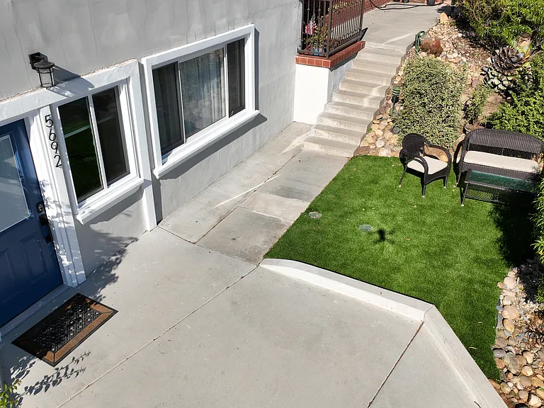5692 Linfield Ave — Photo 21
