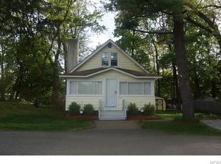 27 Walnut St, Greenwood Lake, NY 10925