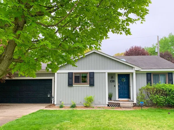 1587 Maddox St, West Bloomfield, MI 48324