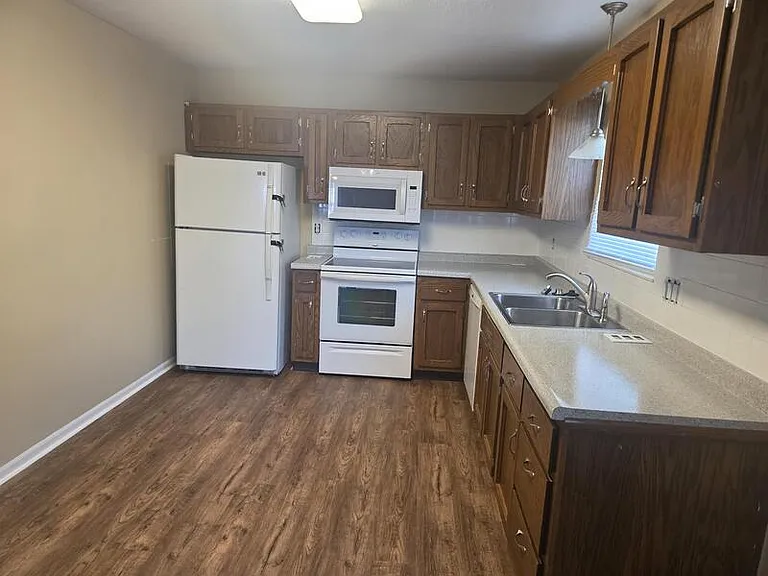 146 Nancy Ln — Photo 4