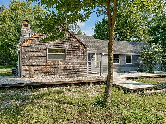 5th image of 100 E Pawnee Dr