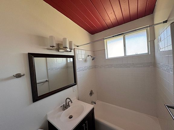 2nd image of 16421-16441 Cornuta Ave #16431