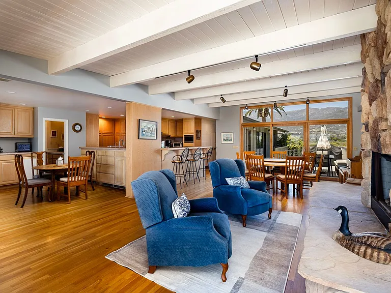 4499 Del Mar Ave — Photo 11