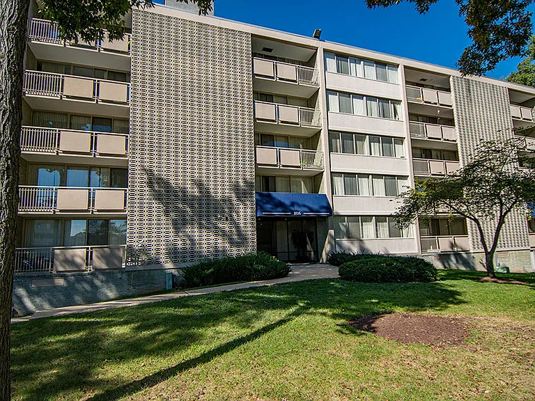 Heritage Park Apartments Building 14