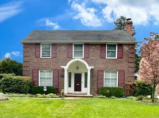 946 Westchester Rd, Grosse Pointe Park, MI 48230