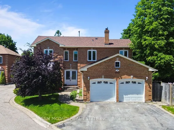 6643 Mockingbird Ln, Mississauga, ON L5N 5K2