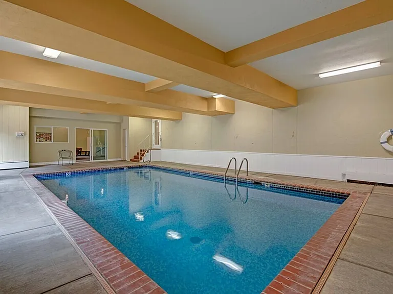 Kalo Broadmoor Tower Pool
