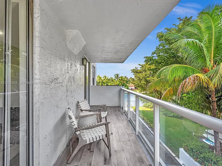 10000 W Bay Harbor Dr #201 — Photo 17