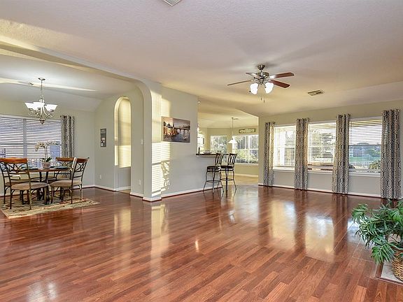 5th image of 9919 Pine Flats Dr