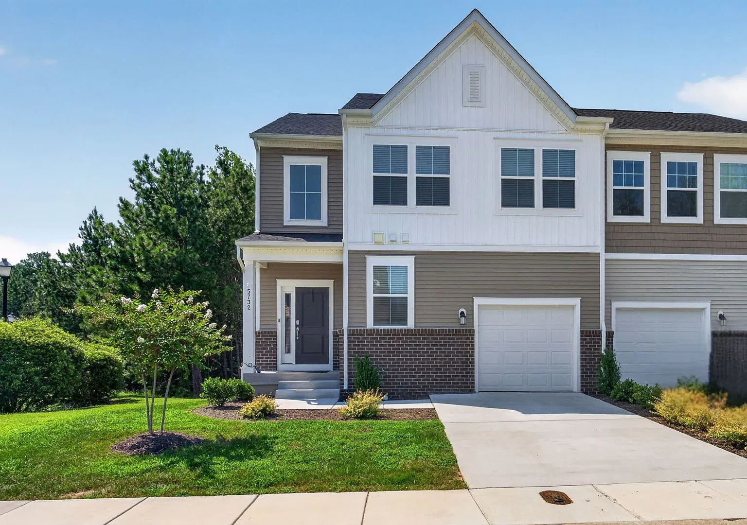 Flowering Peach Lane, 5732 — Photo 4