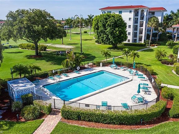 2nd image of 5 High Point CIR W #209