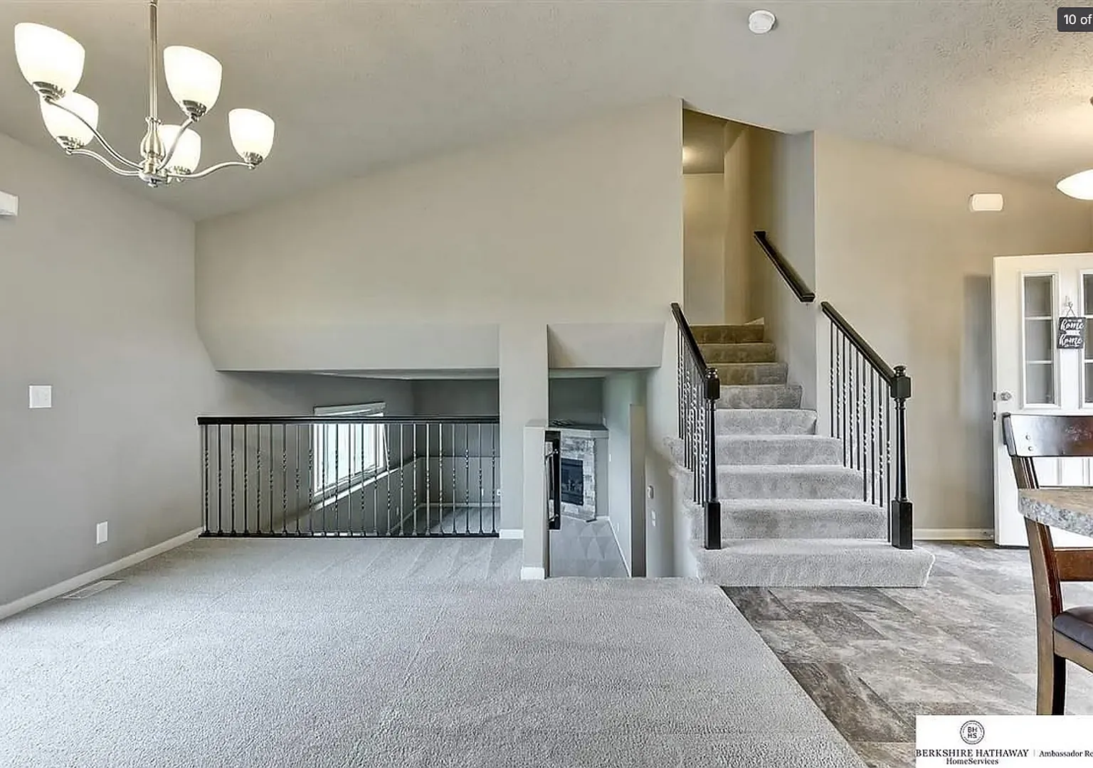 3 Bedroom / 3 Bathroom Tri-Level Home! — Photo 4