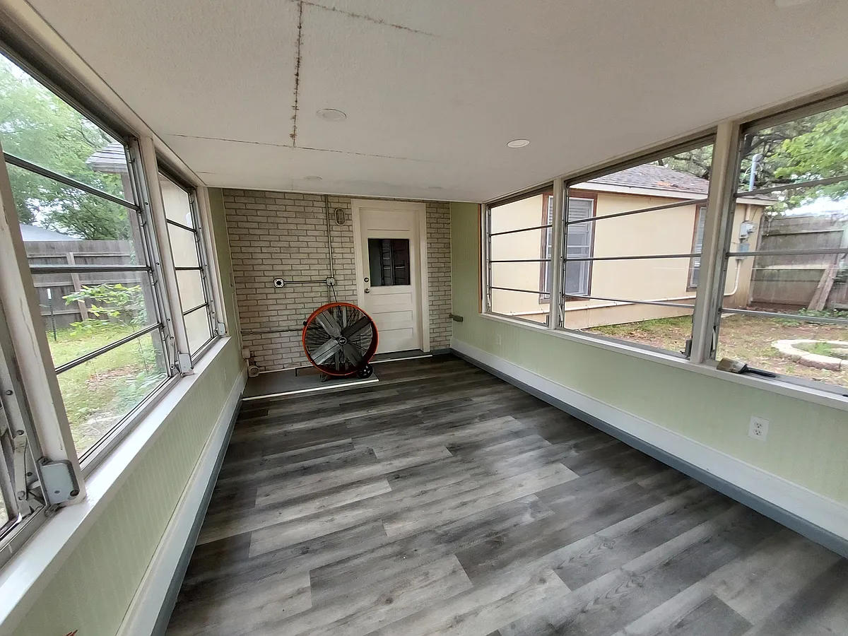 Building Photo - 112A Pearce Dr