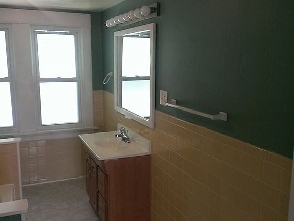 2nd bathroom