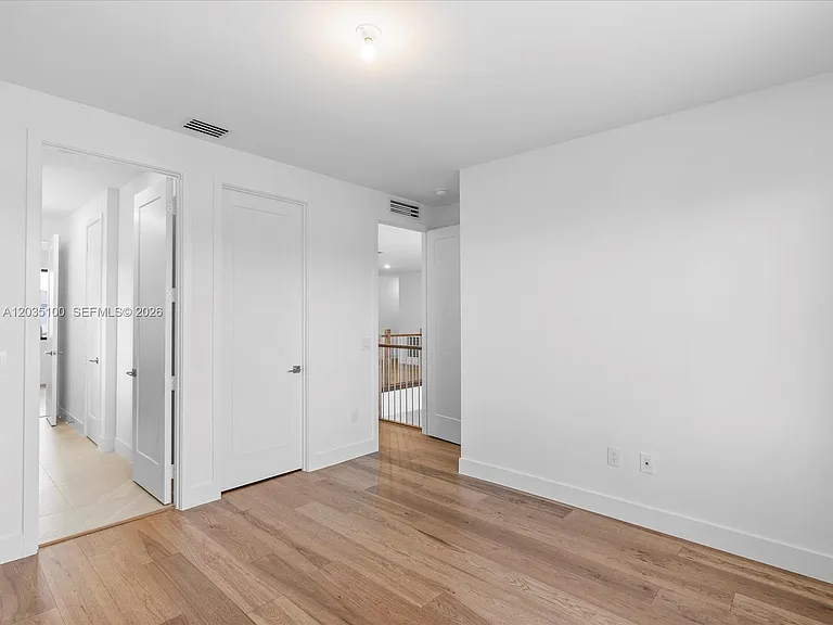 19701 NE 16th Pl — Photo 71