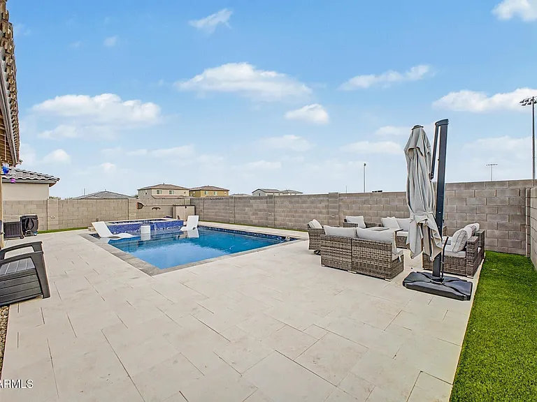 17279 W Dahlia Dr — Photo 14