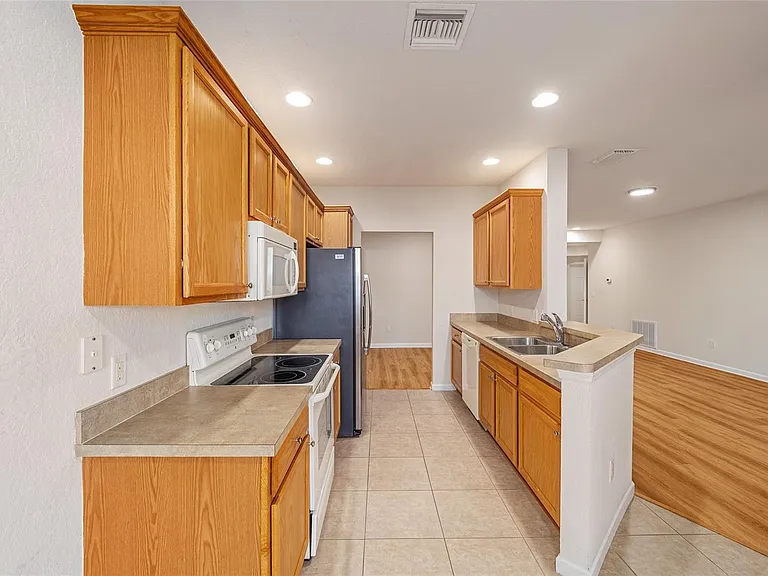 4570 SW 52nd Cir #107 — Photo 16
