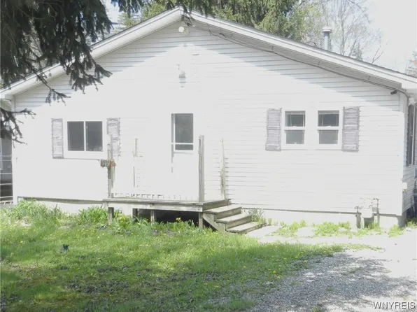446 Wood Ave, Angola, NY 14006