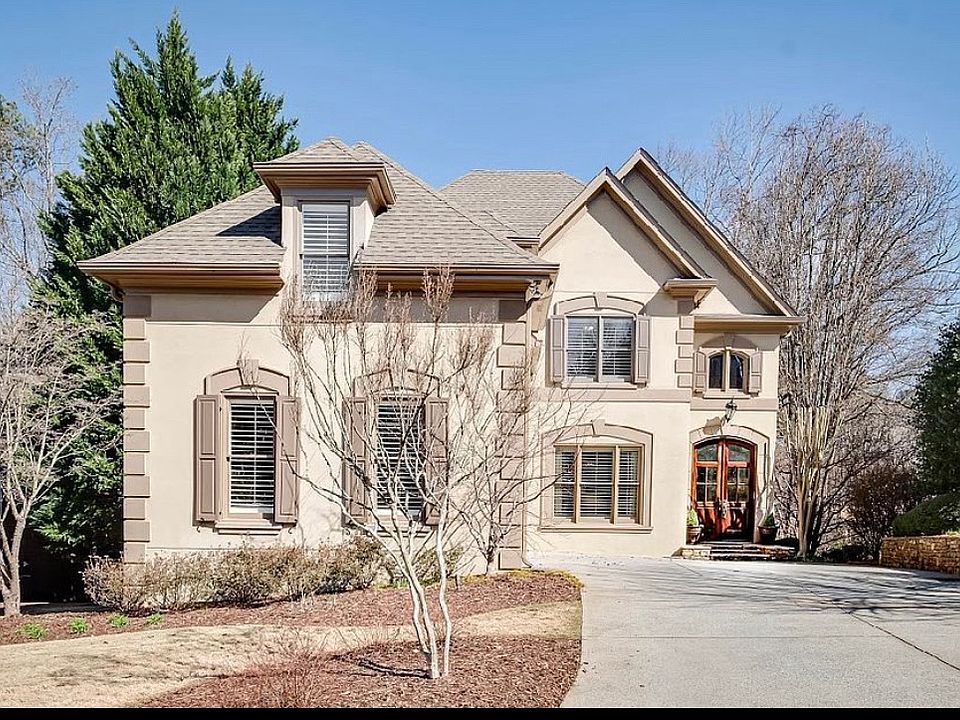 1st image of 1228 Woodlawn Dr NE
