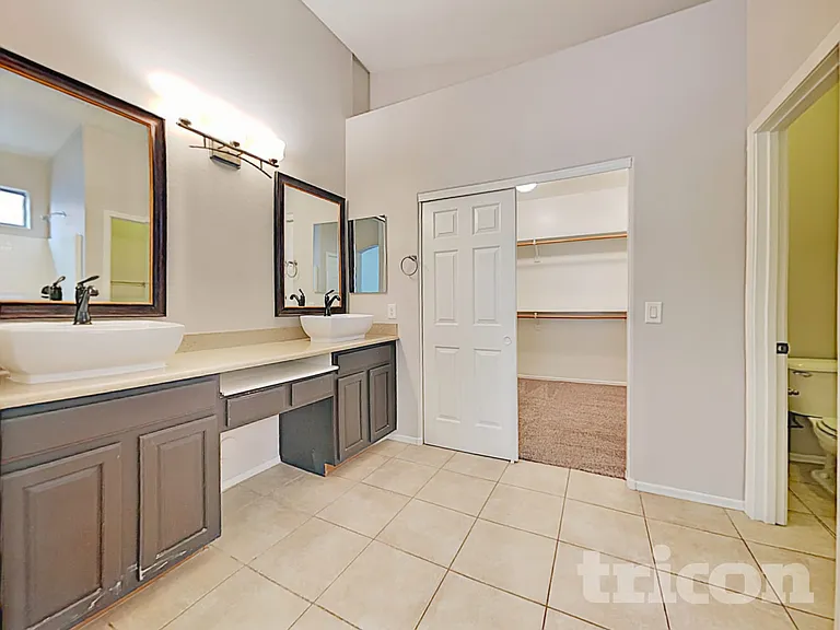 24743 W Illini St — Photo 10