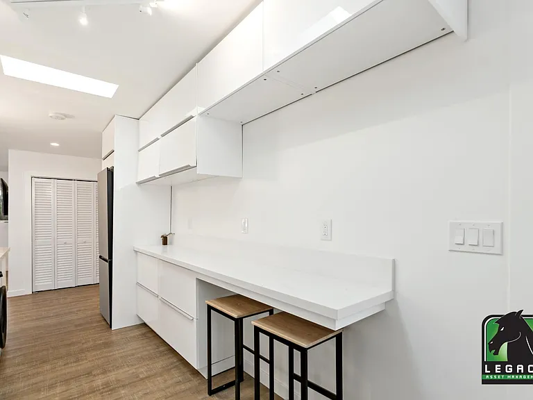 1124 W 49th St #1/2 — Photo 5