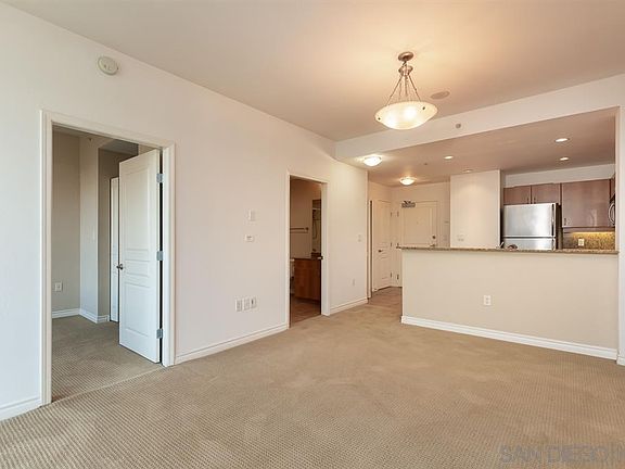 2nd image of 300 W Beech St #T1210