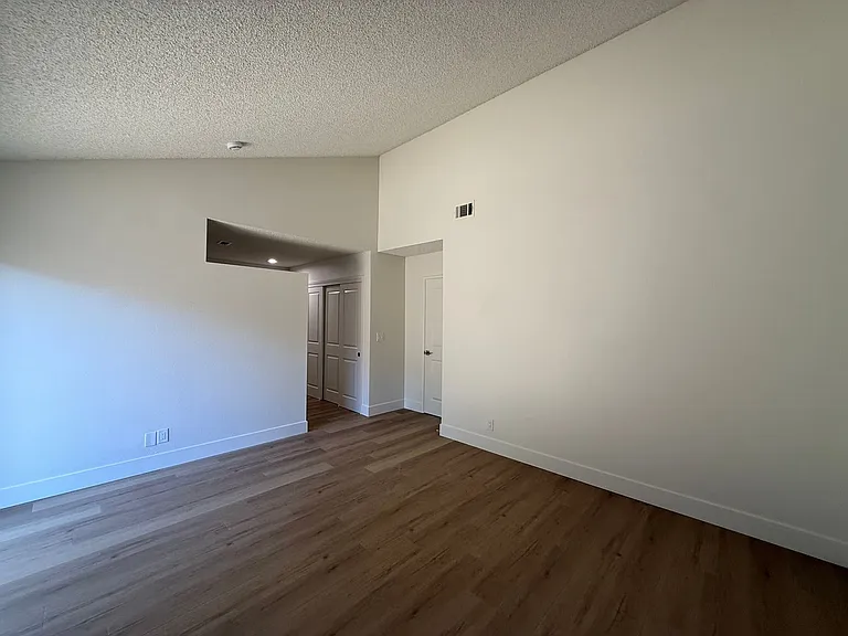 1120 Village Dr — Photo 48