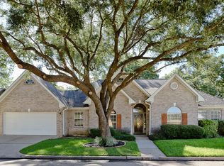 4510 Lake Village Dr, Weston Lakes, TX 77441