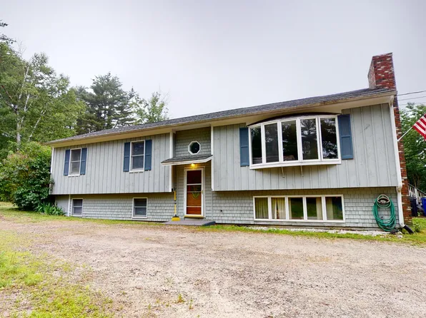 48 Augusta Road, Topsham, ME 04086