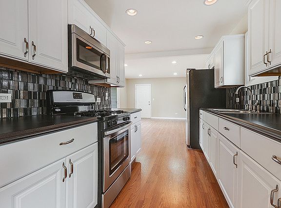 4th image of 3101 Miller Ave
