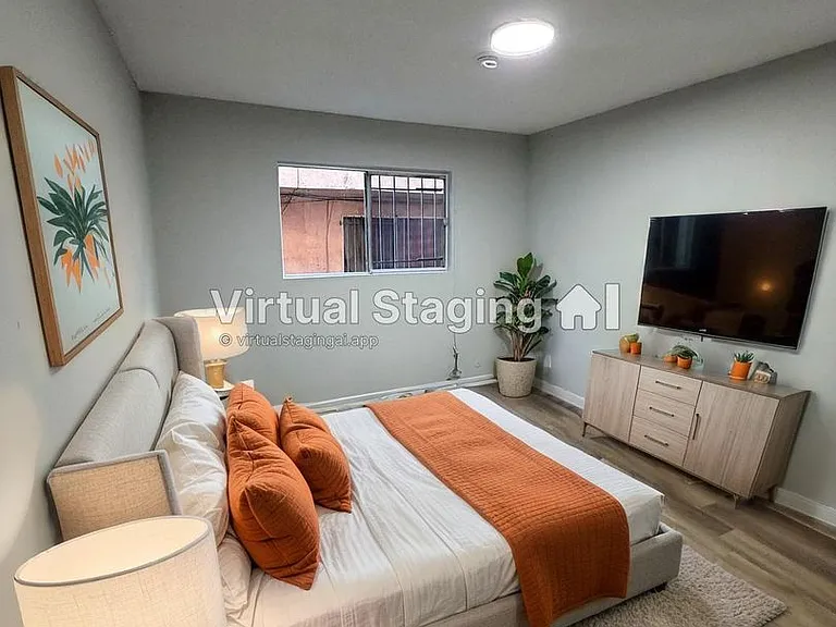 1207 W 39th Pl — Photo 3