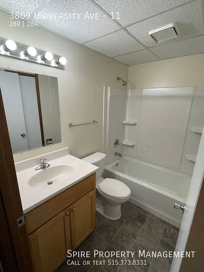 Large 2 bed Unit! Come check out the closets! — Photo 2