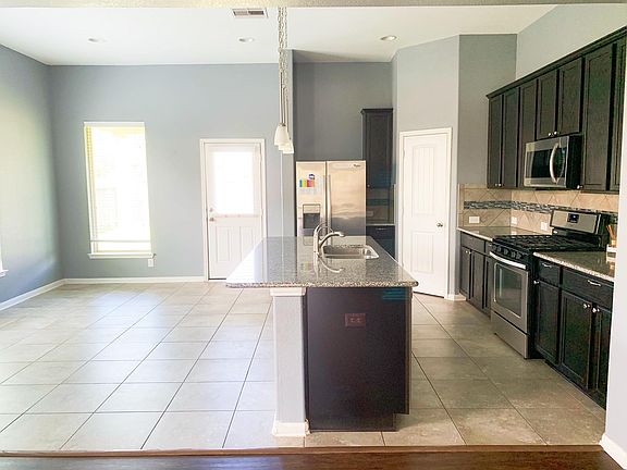 3rd image of 518 Sylvan Grove Ln