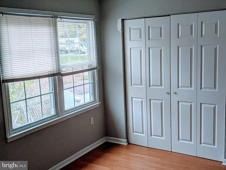 4164 Hamlin Ct — Photo 12