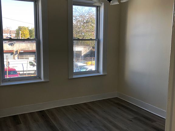 5th image of 3 Chester Ave #2