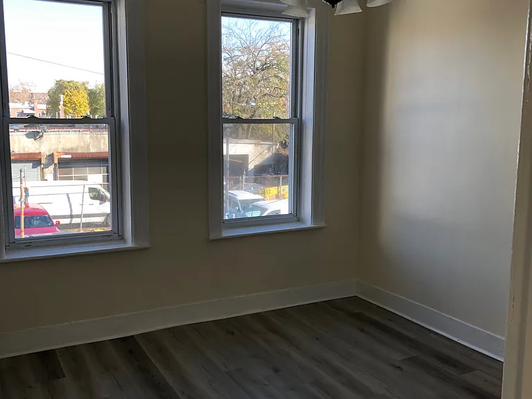 3 Chester Ave #2 — Photo 5
