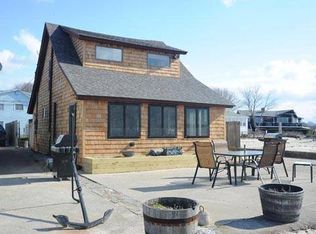 107 Middletown Ave, Old Saybrook, CT 06475