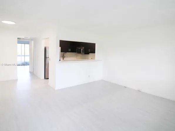 319 Newport Ct #V, Deerfield Beach, FL 33442