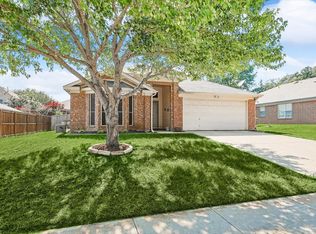 743 Cedar Leaf Cir, Lake Dallas, TX 75065