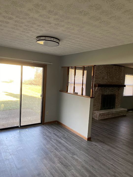 1st image of 35 Maxwell Ct