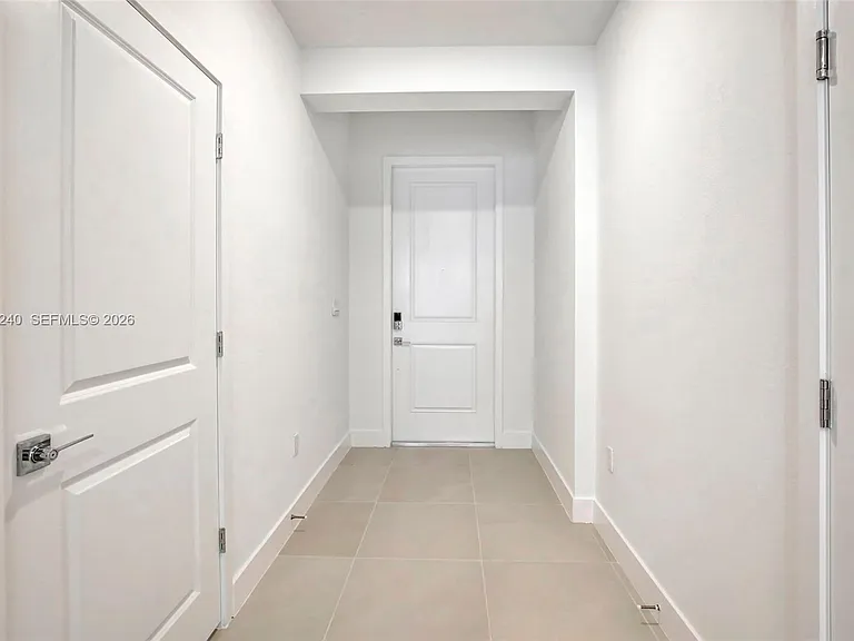 129 SW 171st Way — Photo 3