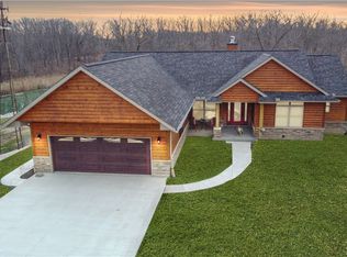 1574 N 2500 East Rd, Windsor, IL 61957