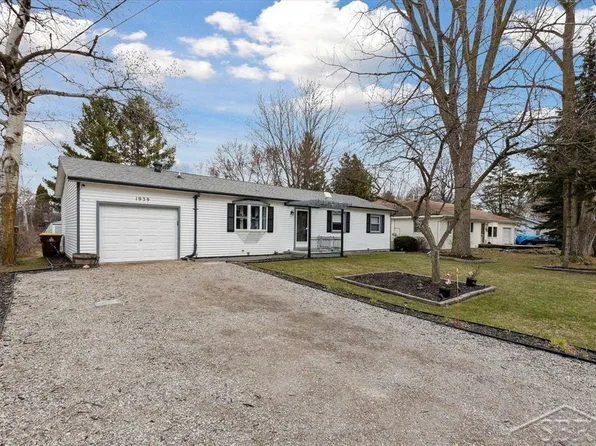 1939 S Mackenzie Ln, Mount Pleasant, MI 48858